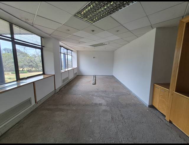 316M² OFFICE TO LET IN WOODMEAD